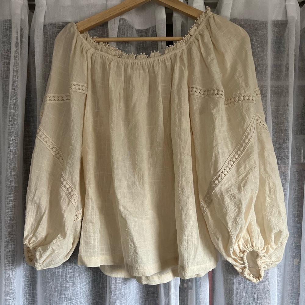 Cream colored puffy shirt